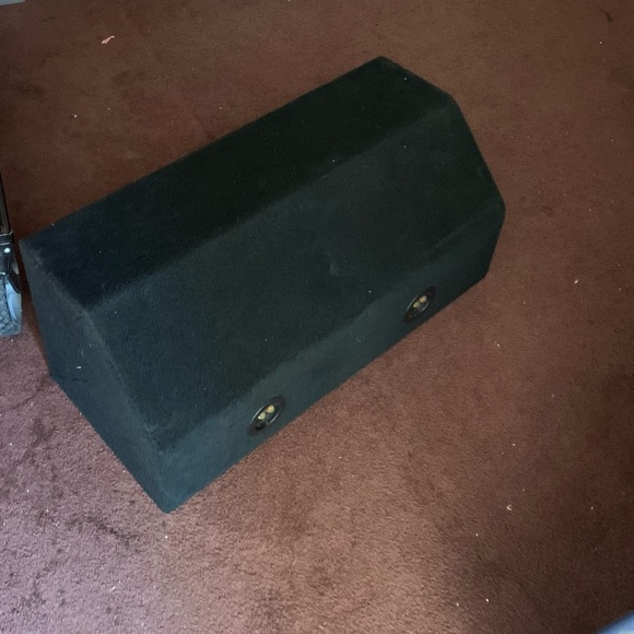 2 12’ kickers subwoofer and 2100 amp - Picture 5 of 5